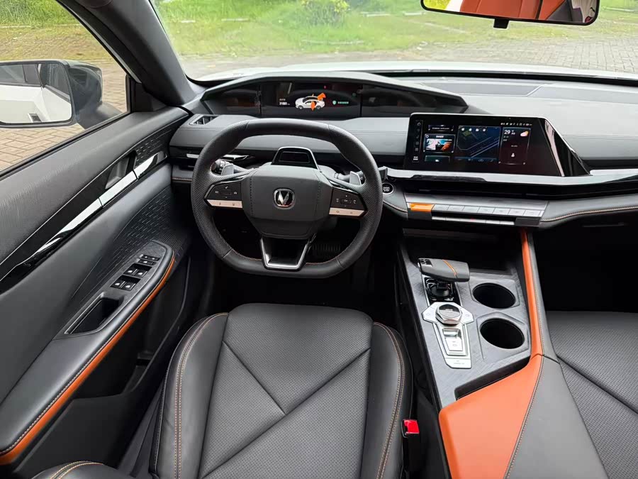 Changan UNI-V 2022 1.5T Premium - zdjęcie 9