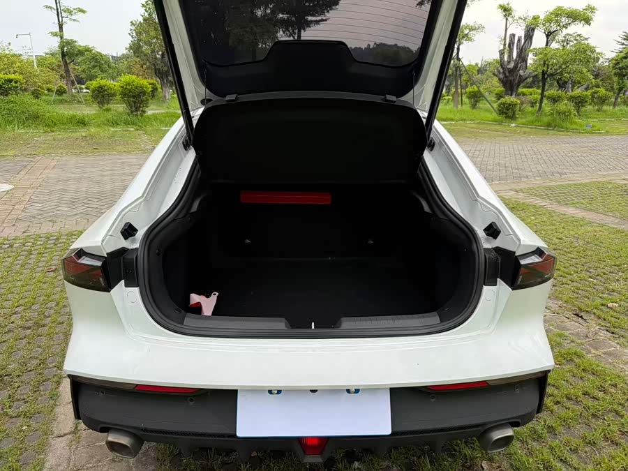 Changan UNI-V 2022 1.5T Premium - zdjęcie 10