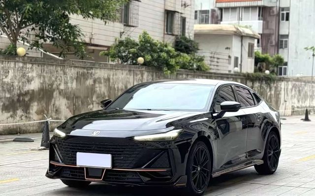 Changan UNI-V 2023 1.5T Premium