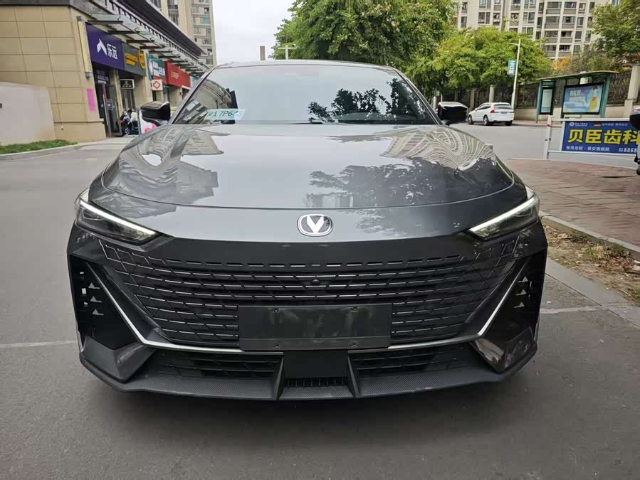 Changan UNI-V 2023 1.5T Premium - zdjęcie 2