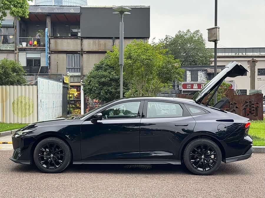 Changan UNI-V 2023 1.5T Premium - zdjęcie 14