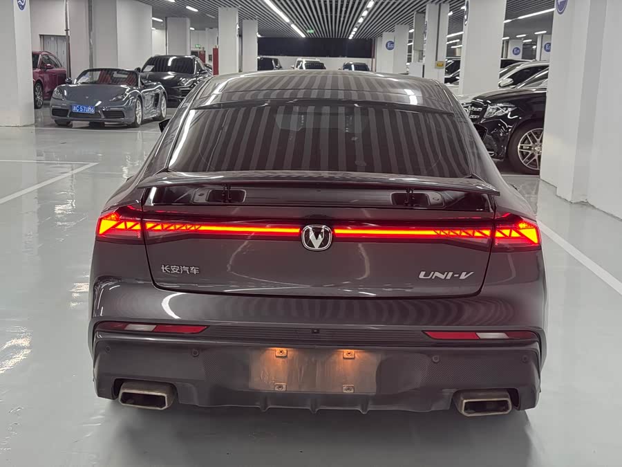 Changan UNI-V 2023 1.5T Premium - zdjęcie 16