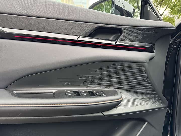 Changan UNI-V 2023 1.5T Premium - zdjęcie 19