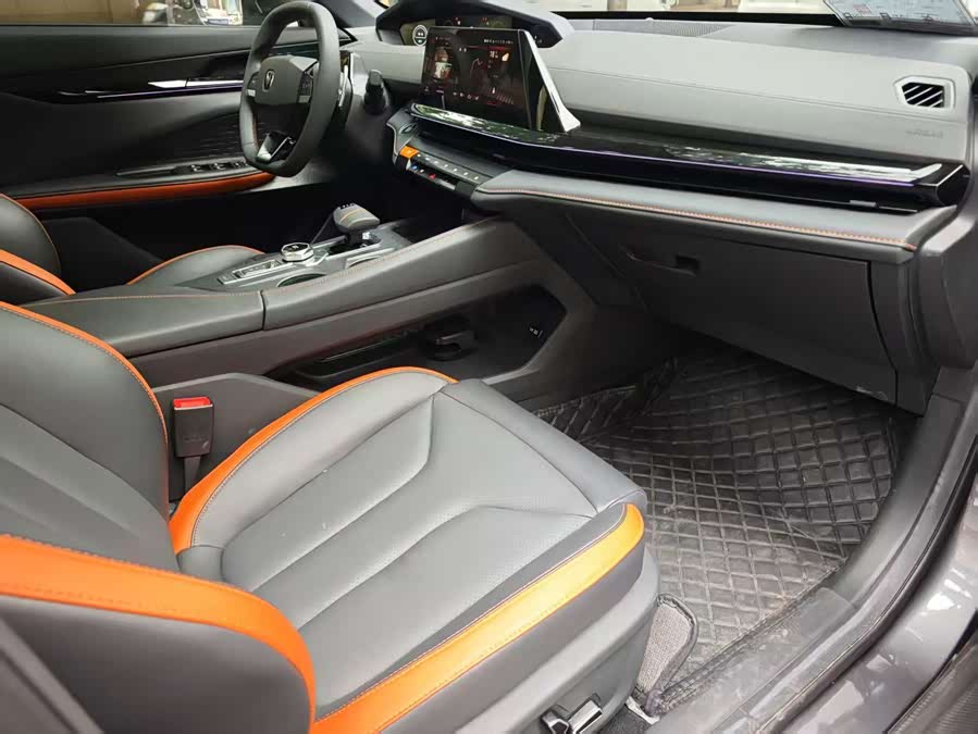 Changan UNI-V 2023 1.5T Premium - zdjęcie 19
