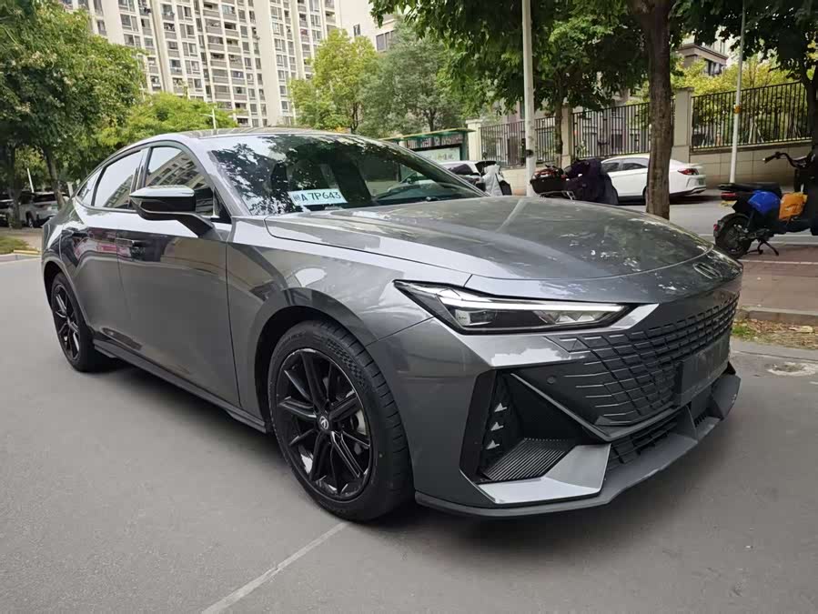Changan UNI-V 2023 1.5T Premium - zdjęcie 3