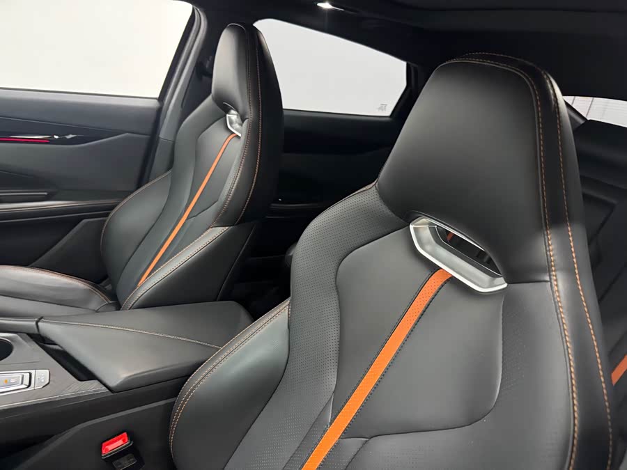 Changan UNI-V 2023 1.5T Premium - zdjęcie 3