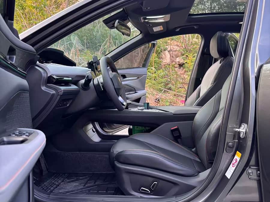 Changan UNI-V 2023 1.5T Premium - zdjęcie 4