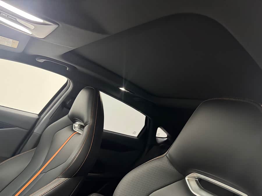 Changan UNI-V 2023 1.5T Premium - zdjęcie 4