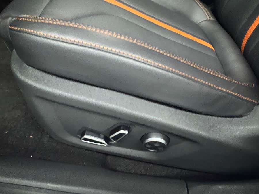Changan UNI-V 2023 1.5T Premium - zdjęcie 5