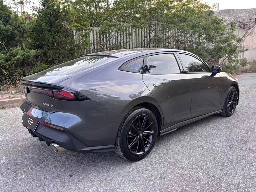 Changan UNI-V 2023 1.5T Premium - zdjęcie 7