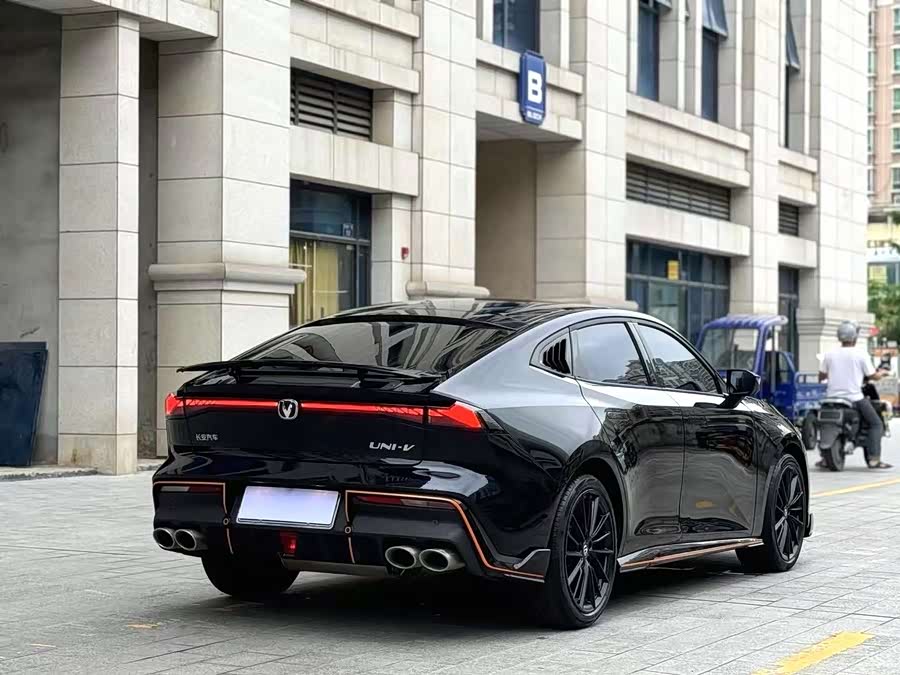 Changan UNI-V 2023 1.5T Premium - zdjęcie 9