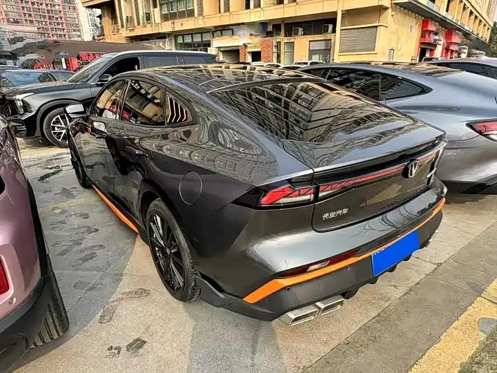 Changan UNI-V 2024 1.5T Premium Sports Edition - zdjęcie 9