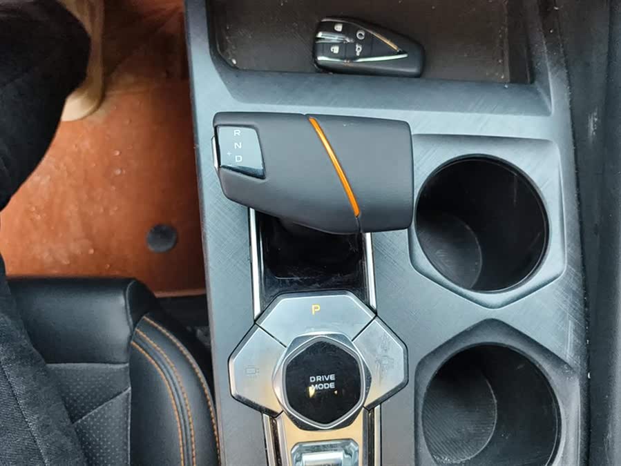 Changan UNI-V 2024 1.5T Premium - zdjęcie 15