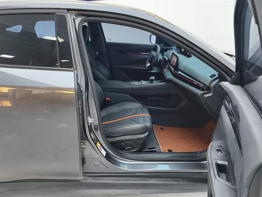 Changan UNI-V 2024 1.5T Premium - zdjęcie 8
