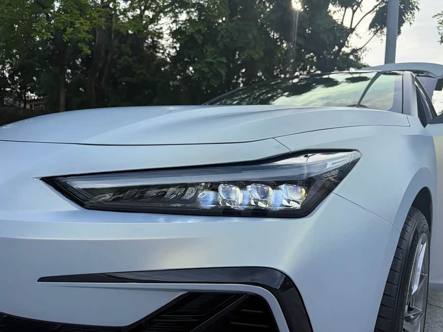 Changan UNI-V 2025 Third Generation 2.0T Powerful Version - zdjęcie 19