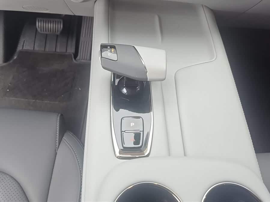 Changan UNI-Z New Energy 2024 Blue Whale Smart iDD 125km Excellent - zdjęcie 15