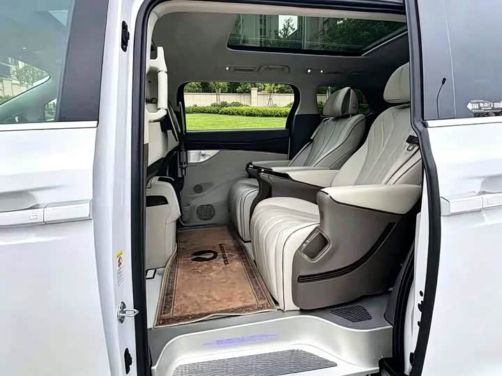 D9 2022 DM-i 1040 Luxury - zdjęcie 11