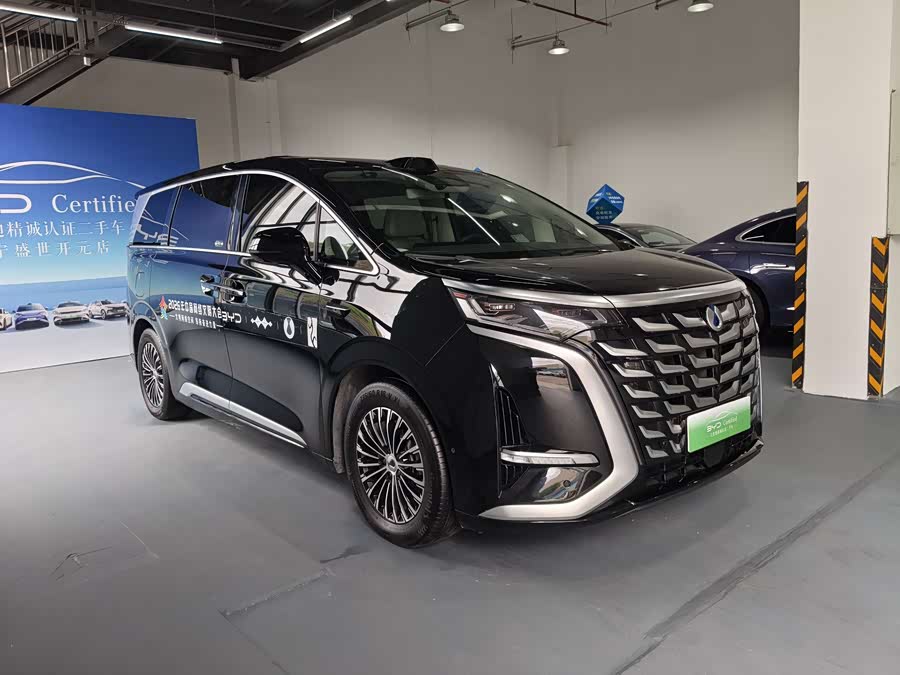 D9 2025 DM-i Intelligent Driving 1020 4WD Flagship - zdjęcie 7