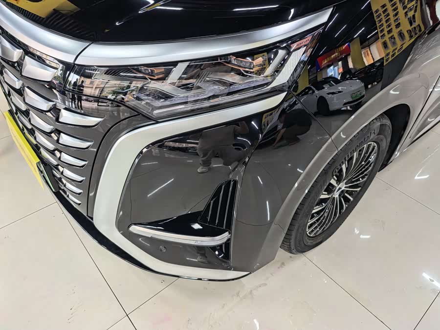 Denza D9 2024 DM-i 1050 Premium Edition - zdjęcie 13