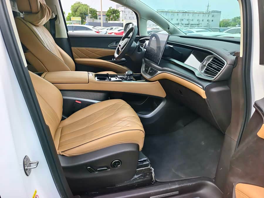 Denza D9 2024 DM-i 980 Four-Wheel Drive Flagship - zdjęcie 15
