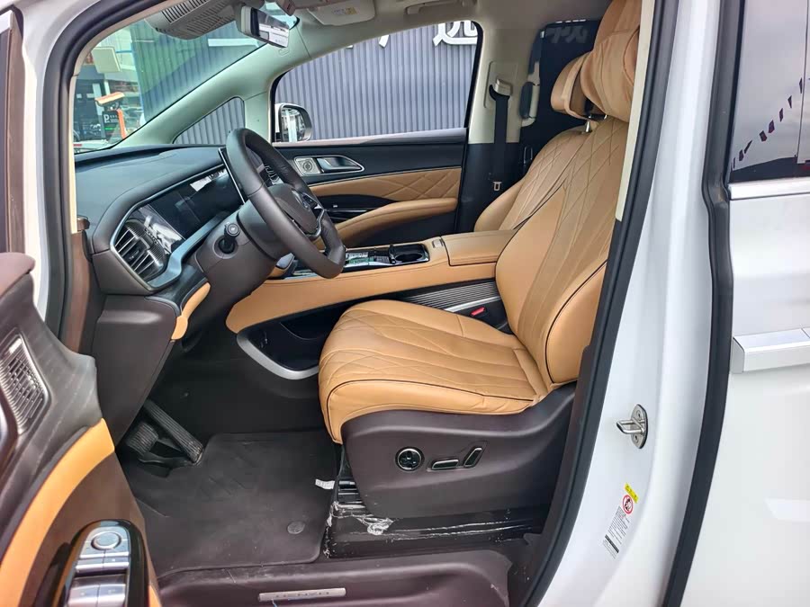 Denza D9 2024 DM-i 980 Four-Wheel Drive Flagship - zdjęcie 6