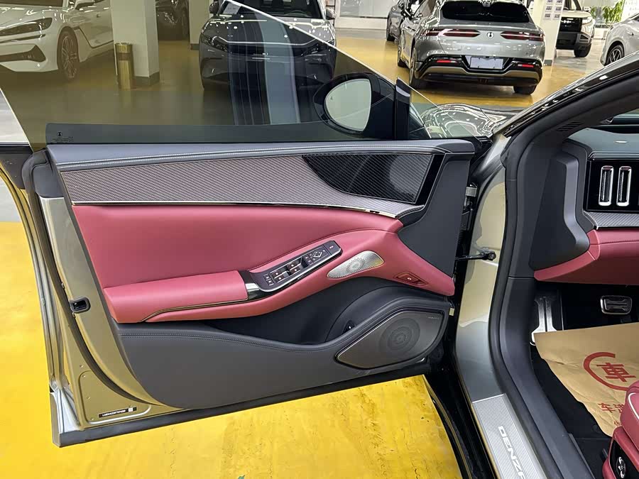 Denza Z9GT 2026 Flash Charge Honor - zdjęcie 6