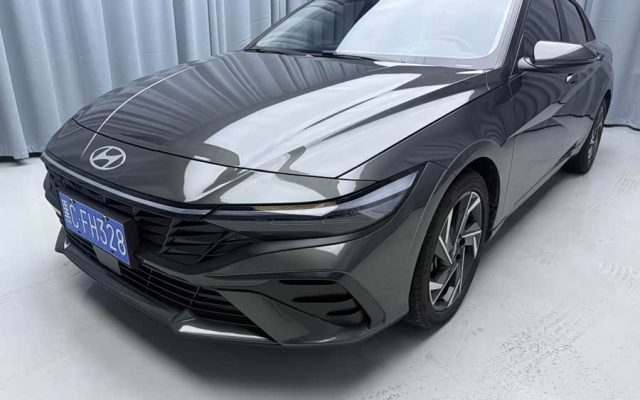 Elantra 2023 1.5L CVT LUX Premium Edition