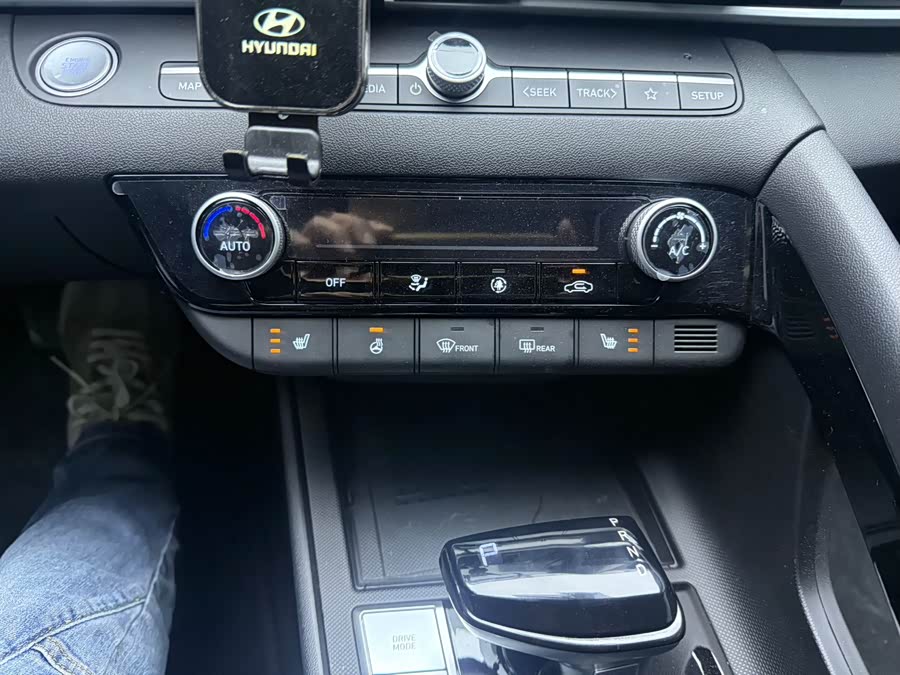 Elantra 2023 1.5L CVT LUX Premium Edition - zdjęcie 14