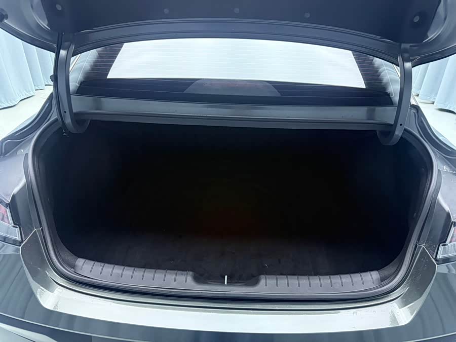 Elantra 2023 1.5L CVT LUX Premium Edition - zdjęcie 17