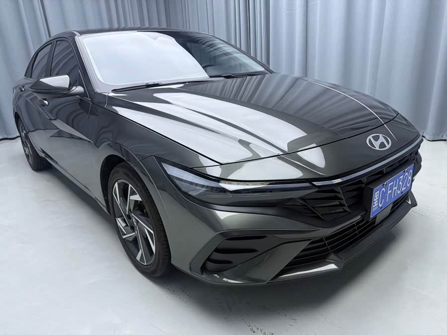 Elantra 2023 1.5L CVT LUX Premium Edition - zdjęcie 3
