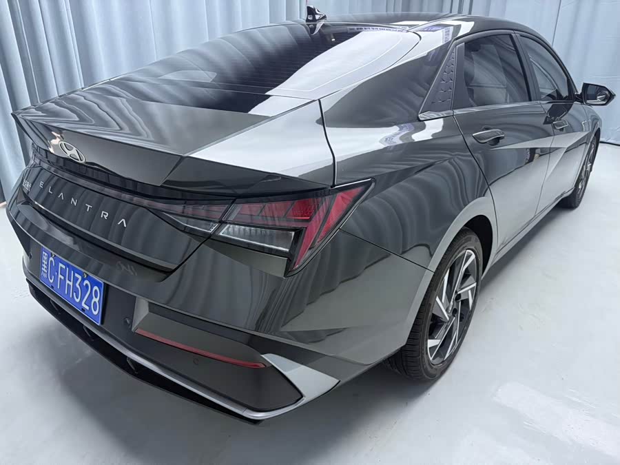 Elantra 2023 1.5L CVT LUX Premium Edition - zdjęcie 6