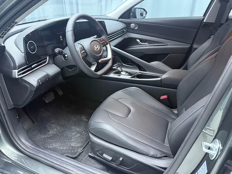 Elantra 2023 1.5L CVT LUX Premium Edition - zdjęcie 7