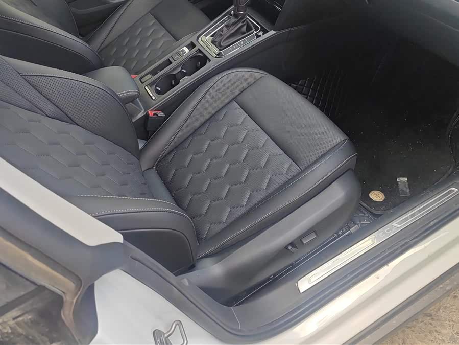 FAW-Volkswagen CC 2026 3000 Million Selection 380TSI Hunting - zdjęcie 8