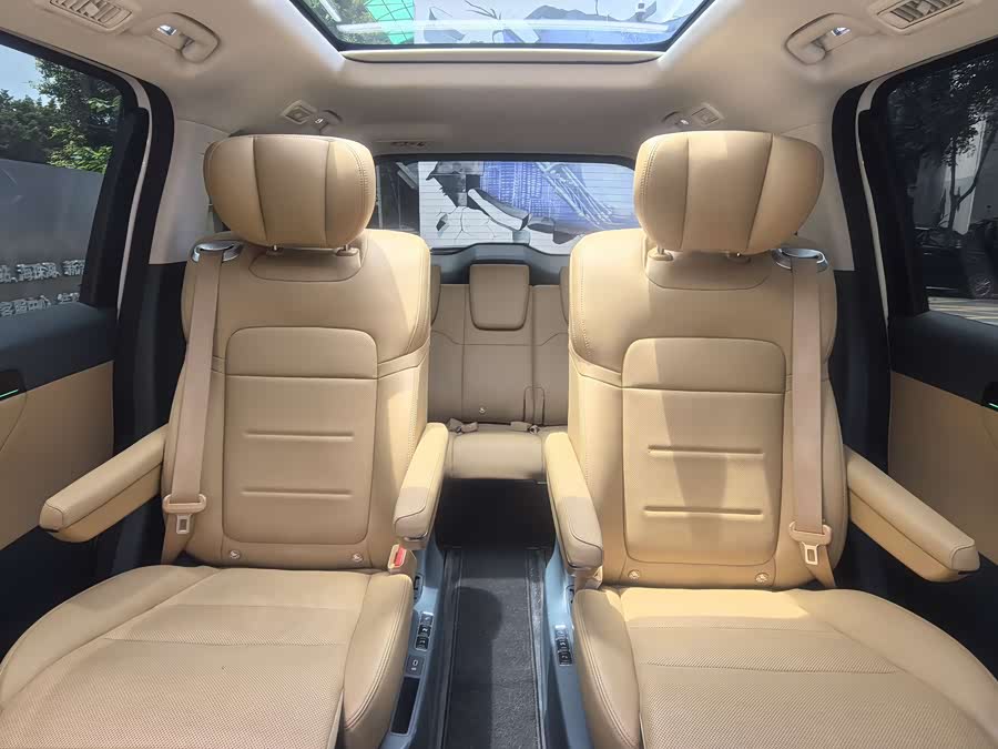 GAC E8 PHEV 2024 150km MAX - zdjęcie 11