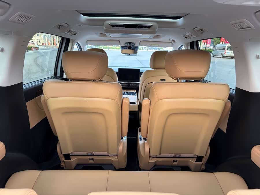 GAC E8 PHEV 2024 150km MAX+ - zdjęcie 13