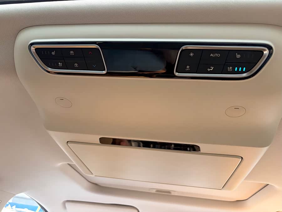 GAC E8 PHEV 2024 150km MAX+ - zdjęcie 14