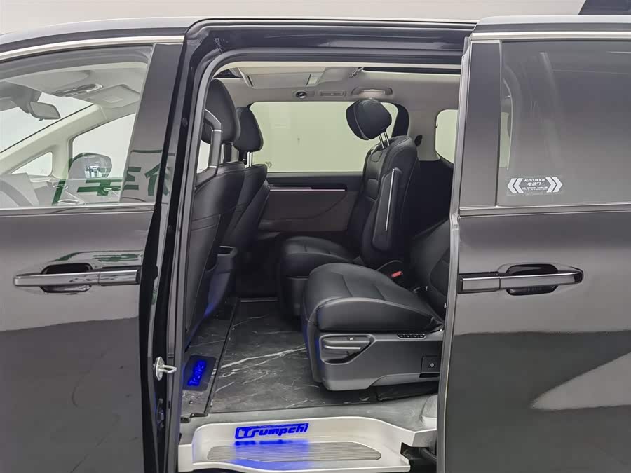 GAC E8 PHEV 2024 150km MAX - zdjęcie 15