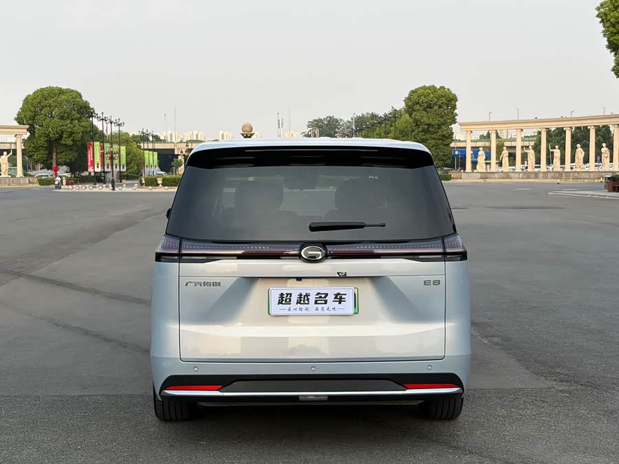 GAC E8 PHEV 2024 150km MAX+ - zdjęcie 16