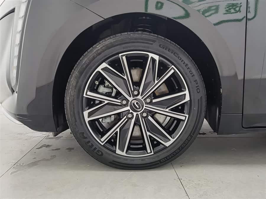 GAC E8 PHEV 2024 150km MAX - zdjęcie 17