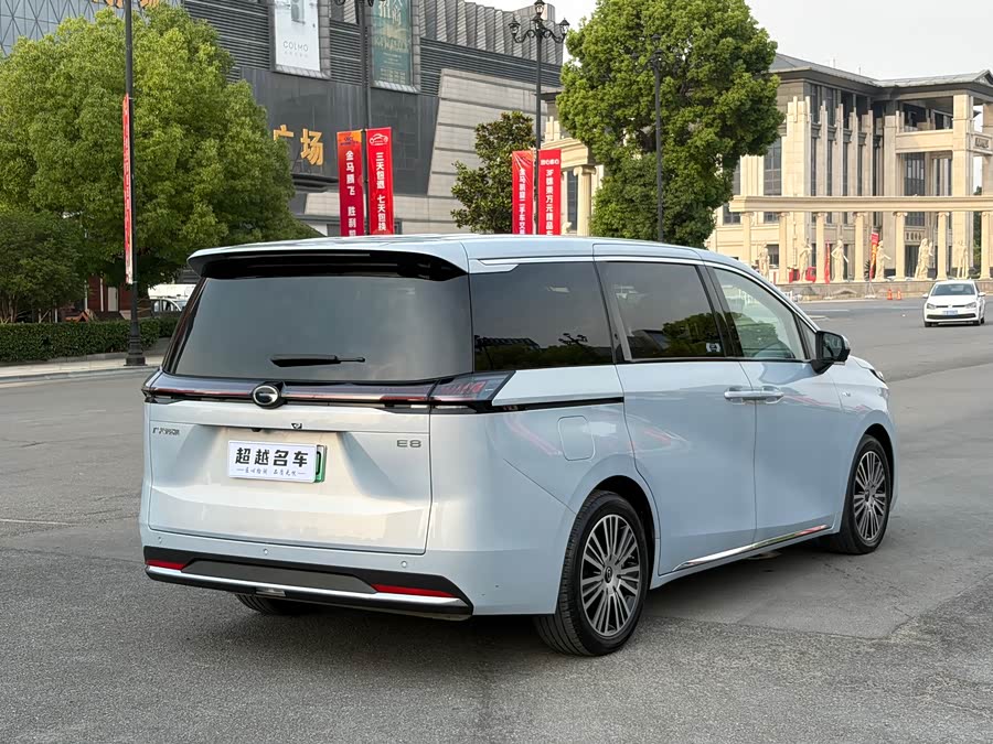 GAC E8 PHEV 2024 150km MAX+ - zdjęcie 17