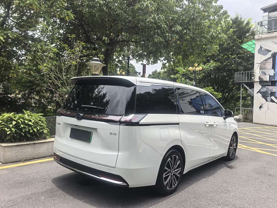 GAC E8 PHEV 2024 150km MAX - zdjęcie 4