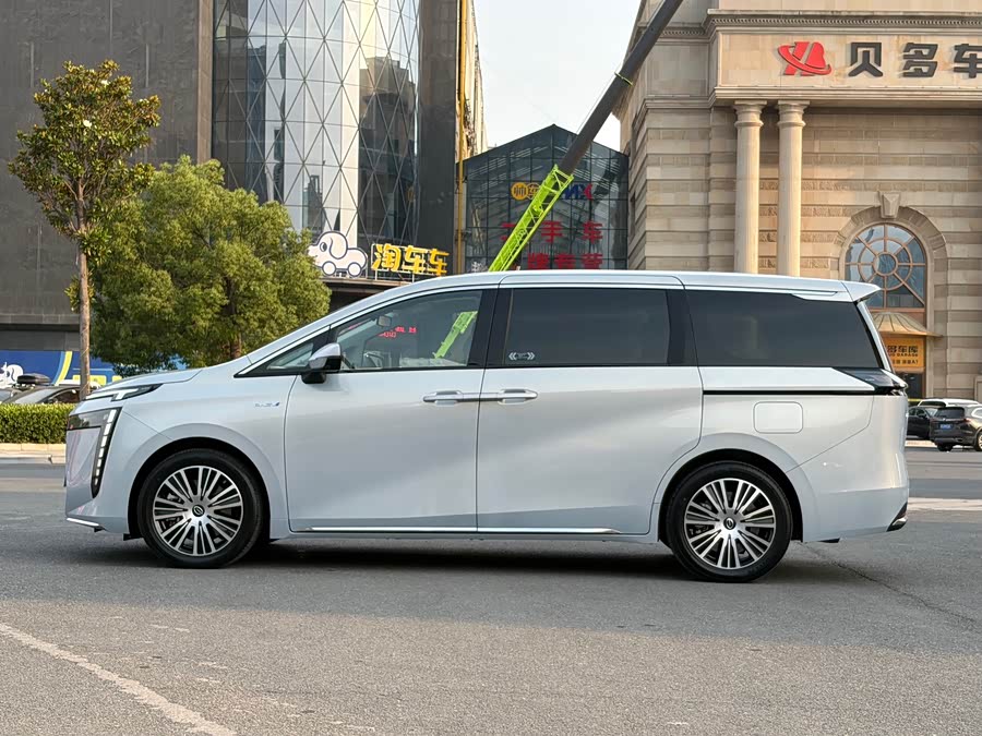 GAC E8 PHEV 2024 150km MAX+ - zdjęcie 4