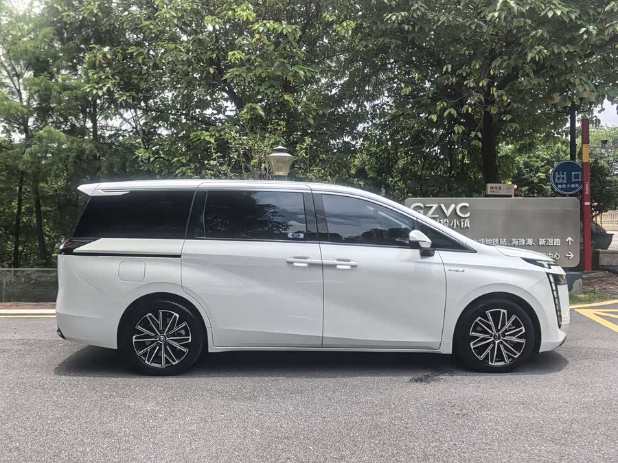 GAC E8 PHEV 2024 150km MAX - zdjęcie 5
