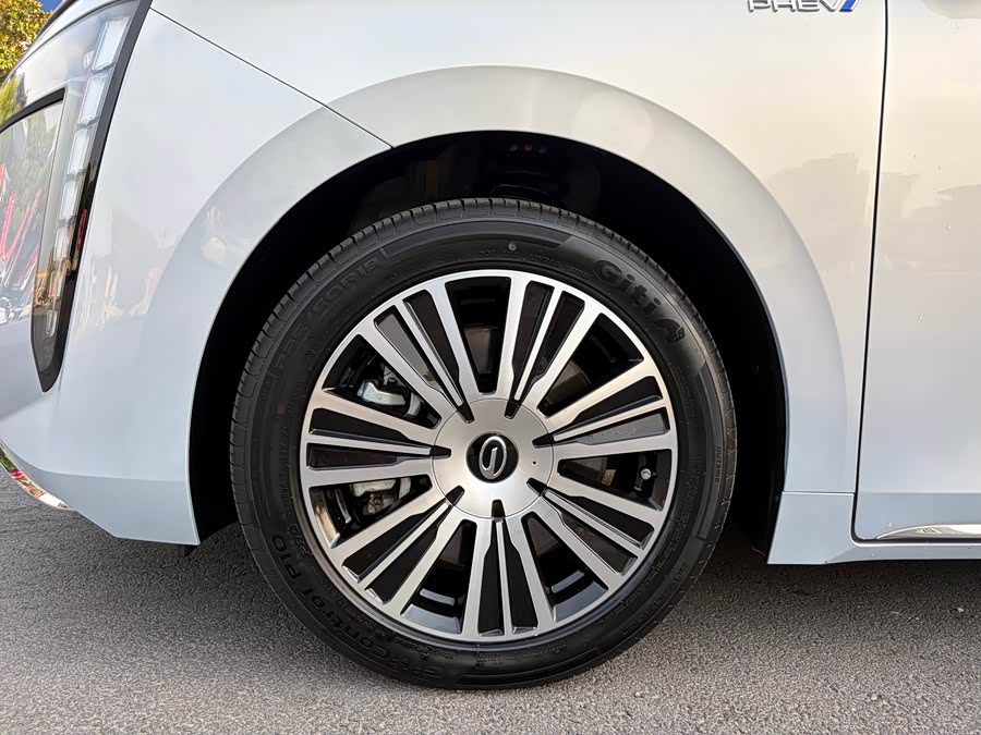 GAC E8 PHEV 2024 150km MAX+ - zdjęcie 5