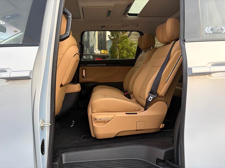 GAC E8 PHEV 2024 150km MAX+ - zdjęcie 8
