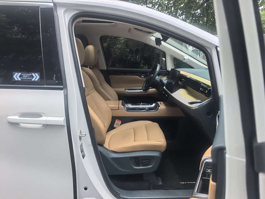 GAC E8 PHEV 2024 150km MAX - zdjęcie 9