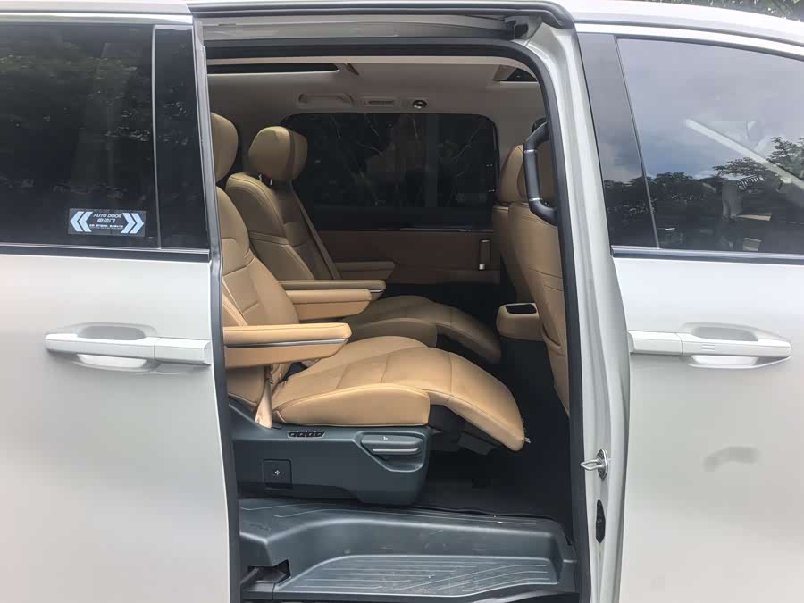 GAC E8 PHEV 2024 150km MAX - zdjęcie 10