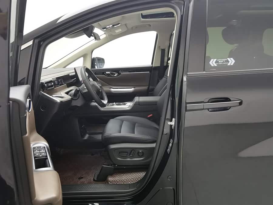 GAC E8 PHEV 2024 150km MAX - zdjęcie 10