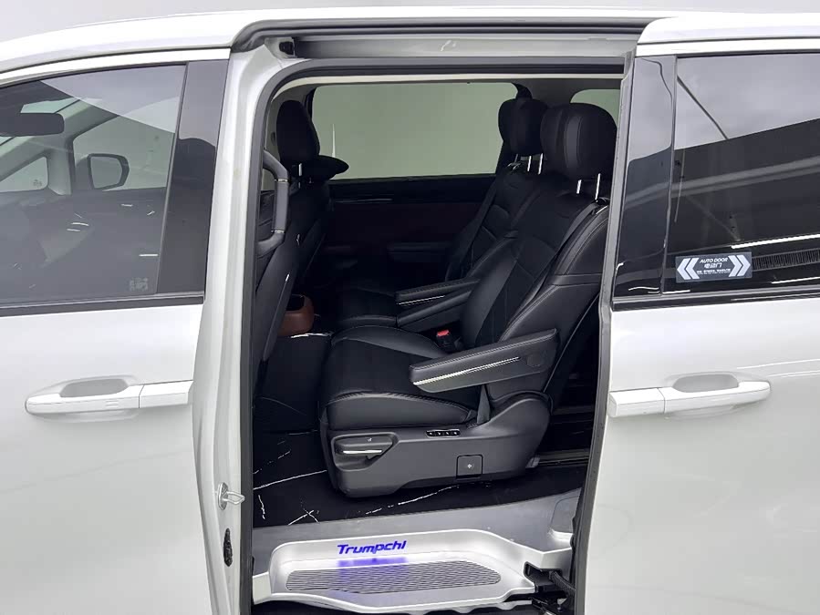 GAC E8 PHEV 2025 150km PRO+ - zdjęcie 9