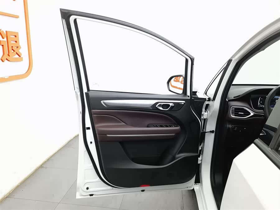 GAC M6 2023 PRO 270T DCT Luxury Edition - zdjęcie 8